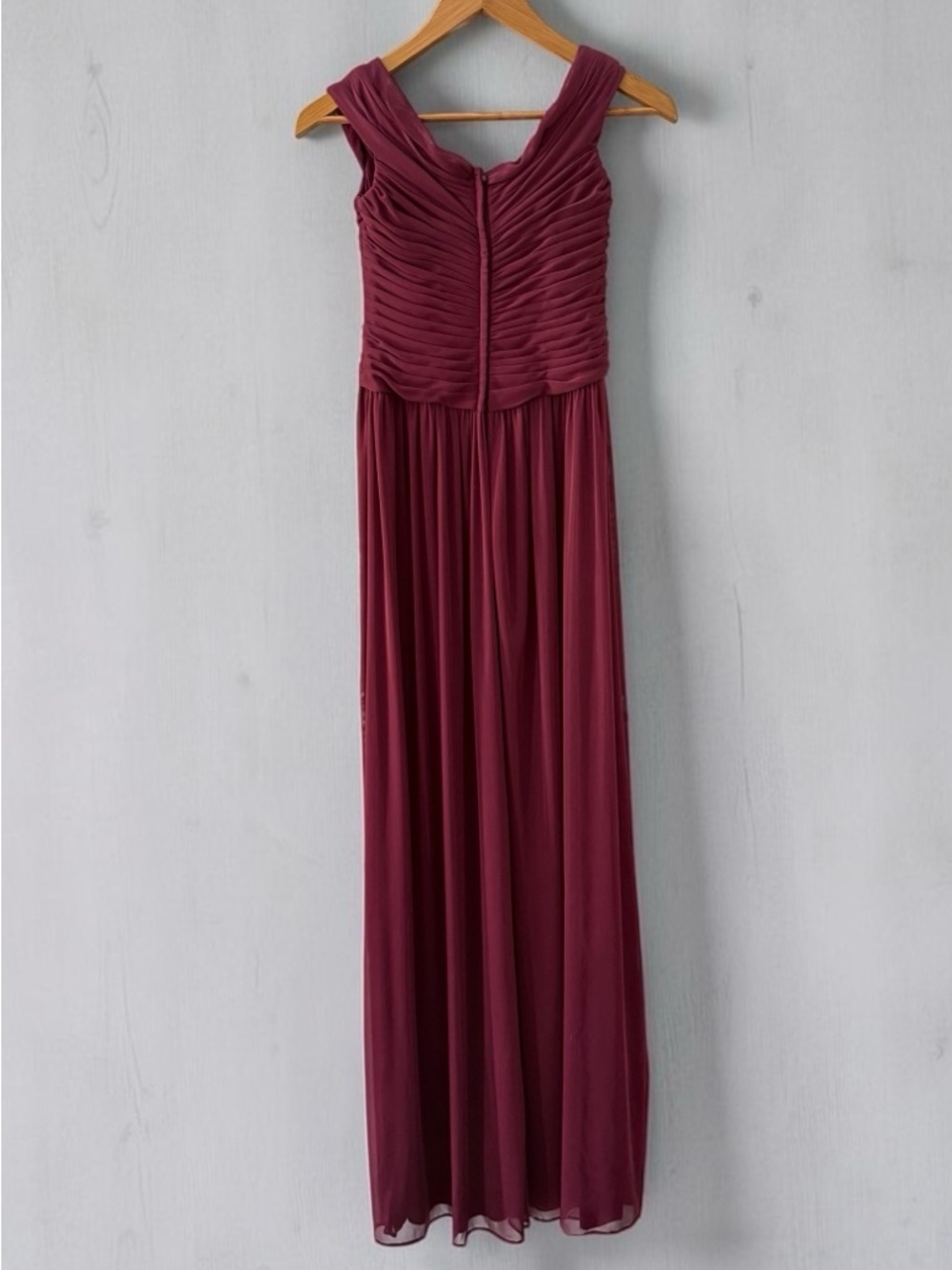 NWT David’s Bridal Off-Shoulder Evening Gown in Wine! Size 2! NEW! - Picture 11 of 15
